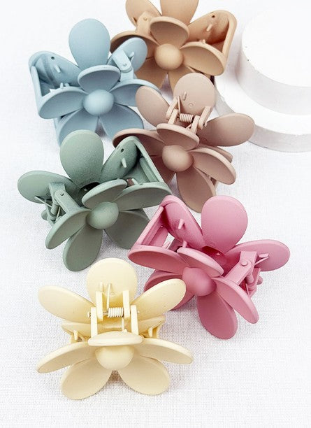 MATTE FLOWER CLIPS