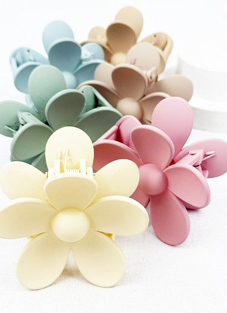 MATTE FLOWER CLIPS