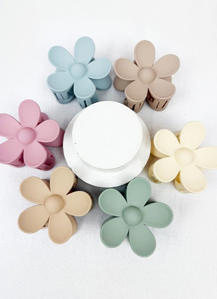 MATTE FLOWER CLIPS