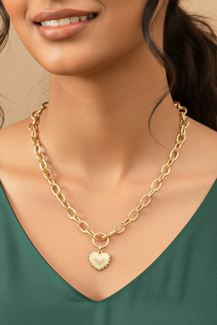 Textured Chunky Chain Heart Necklace