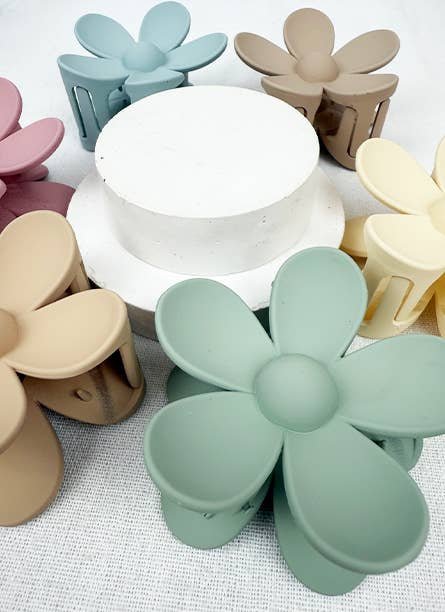 Matte Tone Daisy Hair Claw Sets