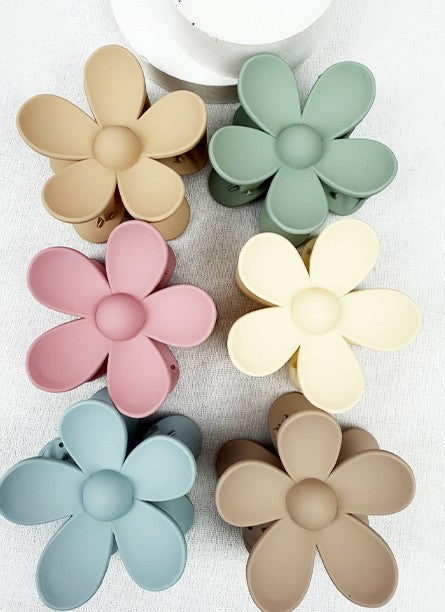 MATTE FLOWER CLIPS