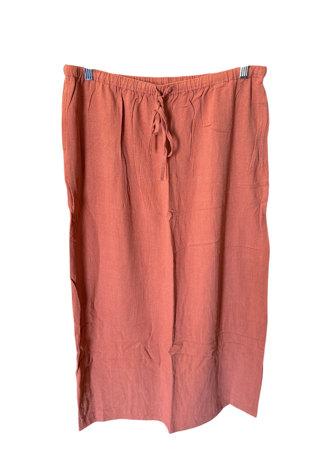 Double Zero Skirt with Slit in the Back