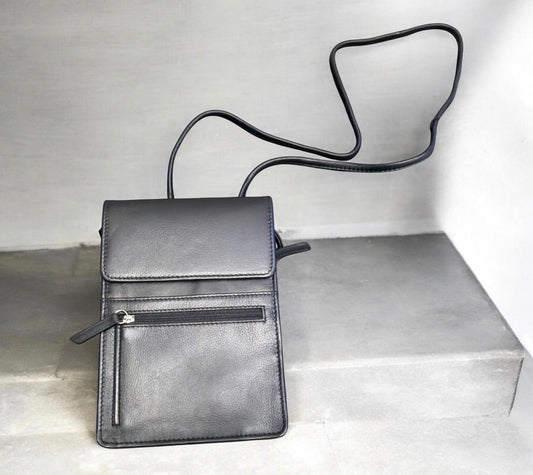 ILI Multi Pocket Genuine Leather Crossbody—RFID Blocking
