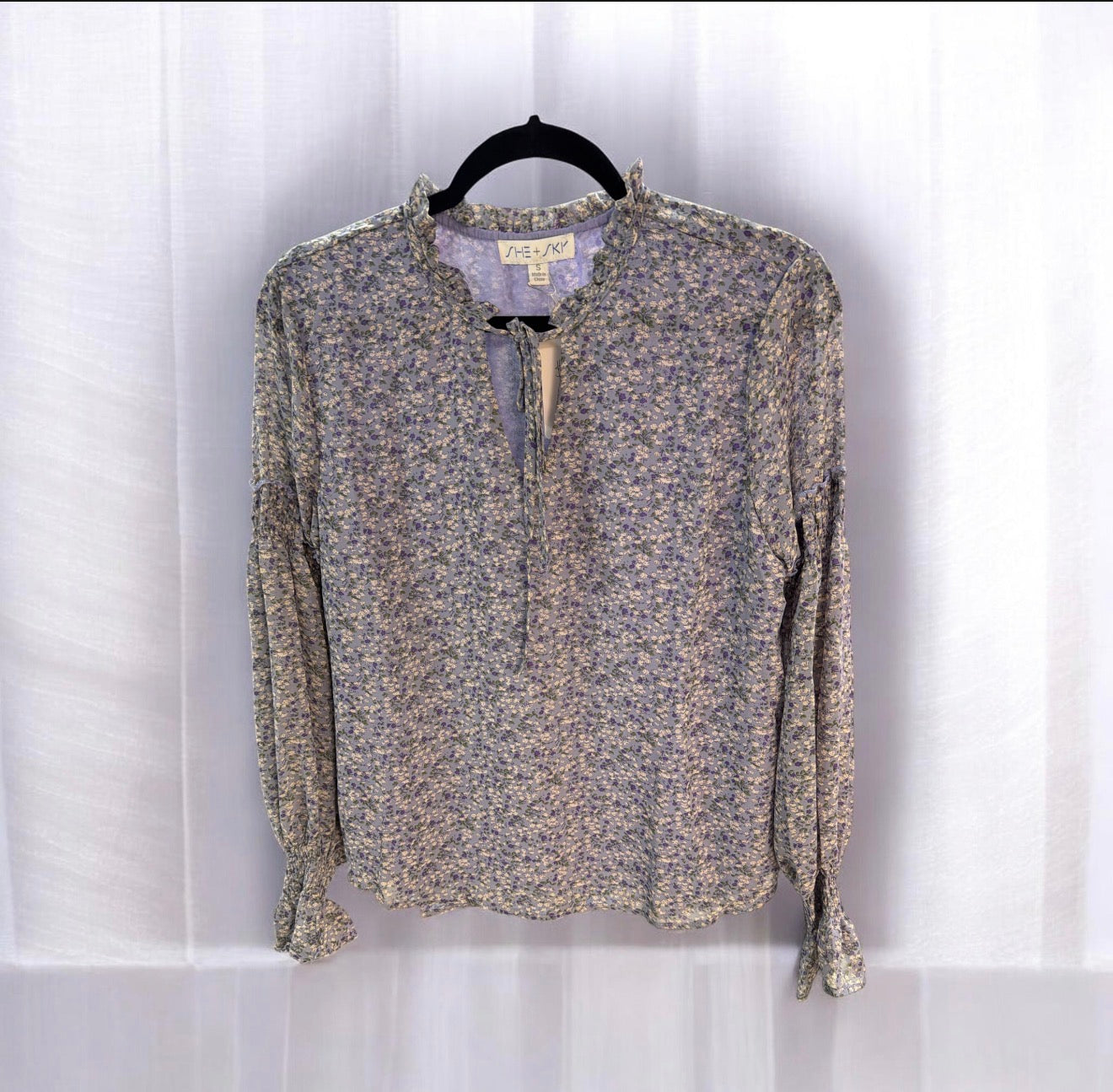 She&Sky Floral Smocked Sleeve
