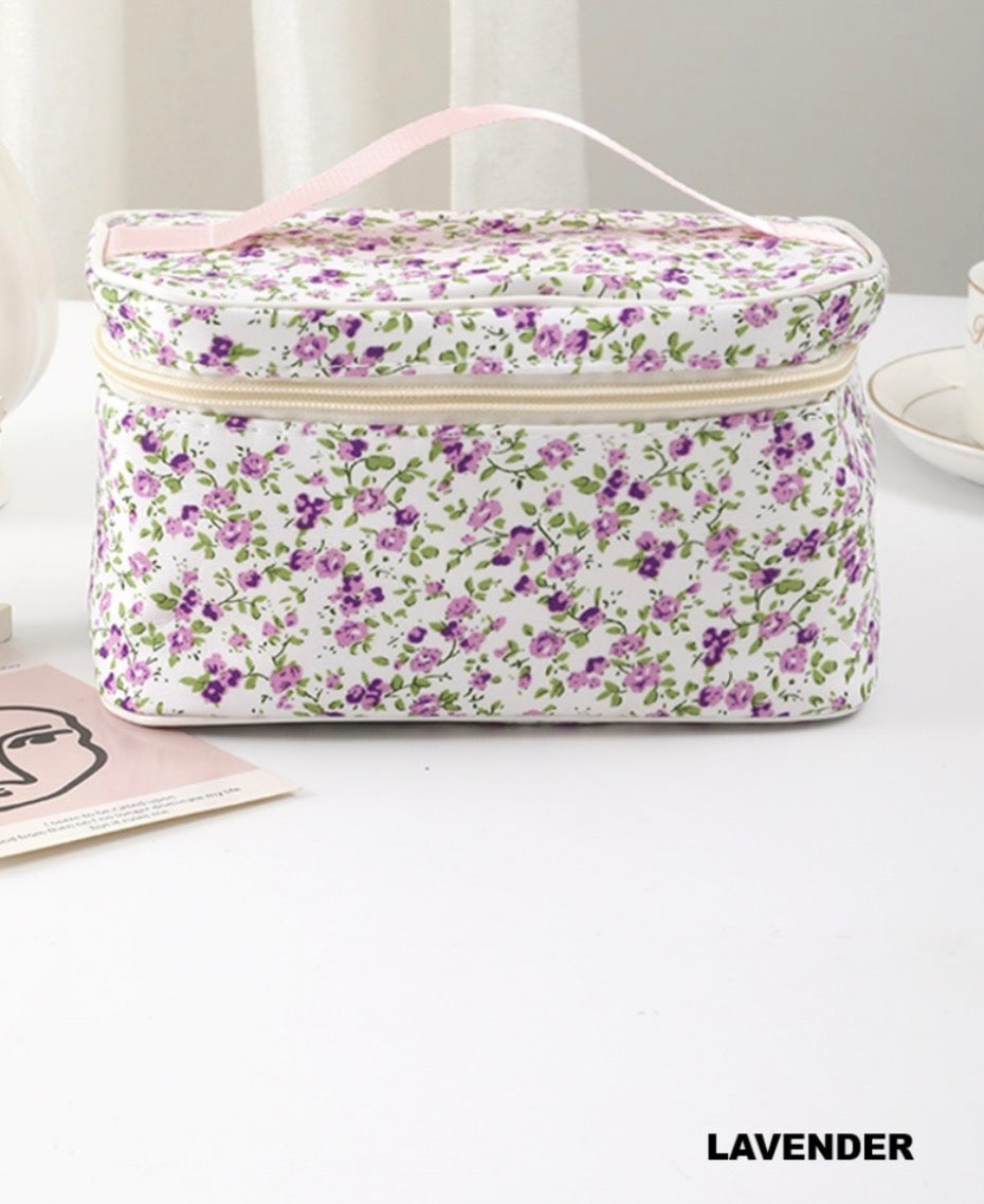 Ditsy Quilted Floral Makeup Bag