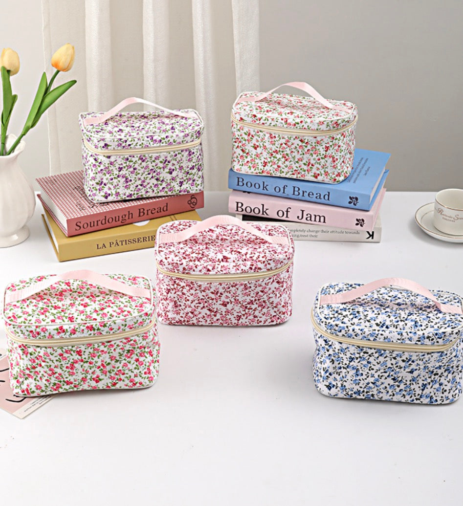 Ditsy Quilted Floral Makeup Bag