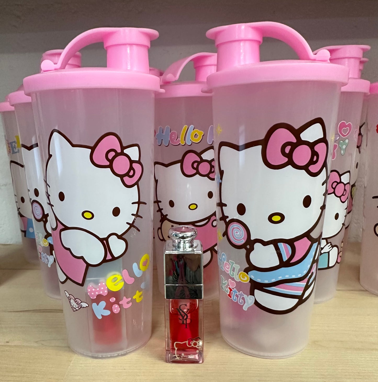 Hello Kitty w/ Lipgloss