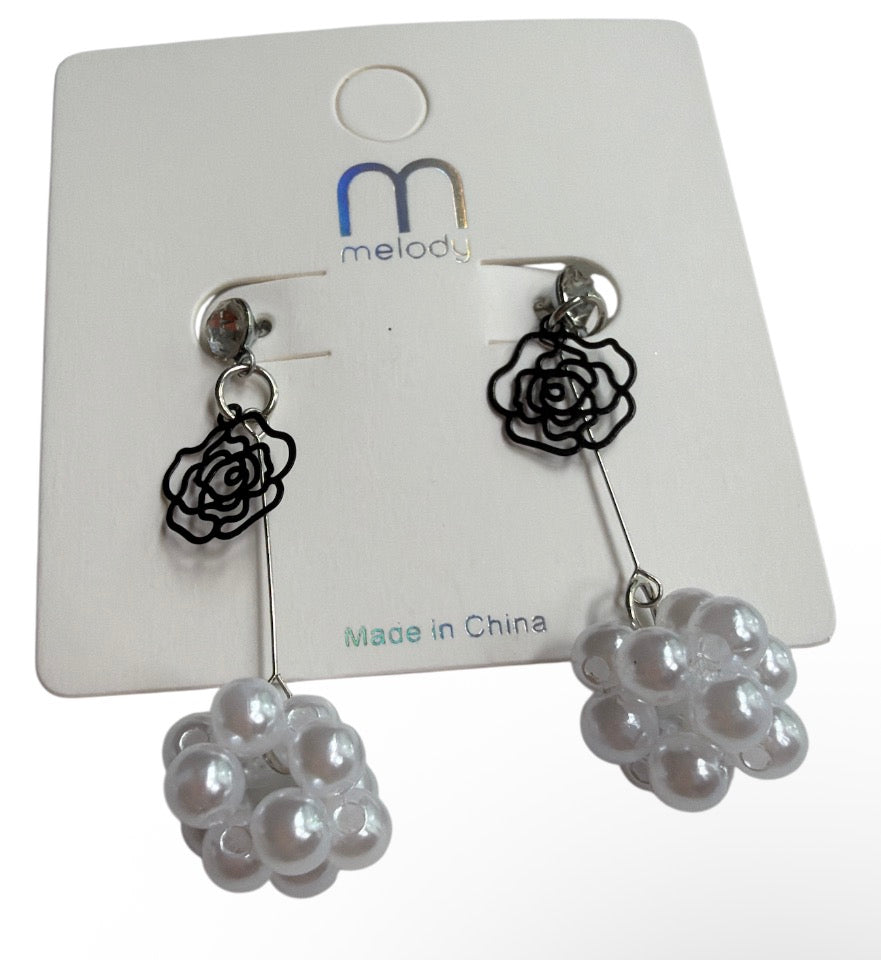 Black Flower Pearl Cluster Earrings
