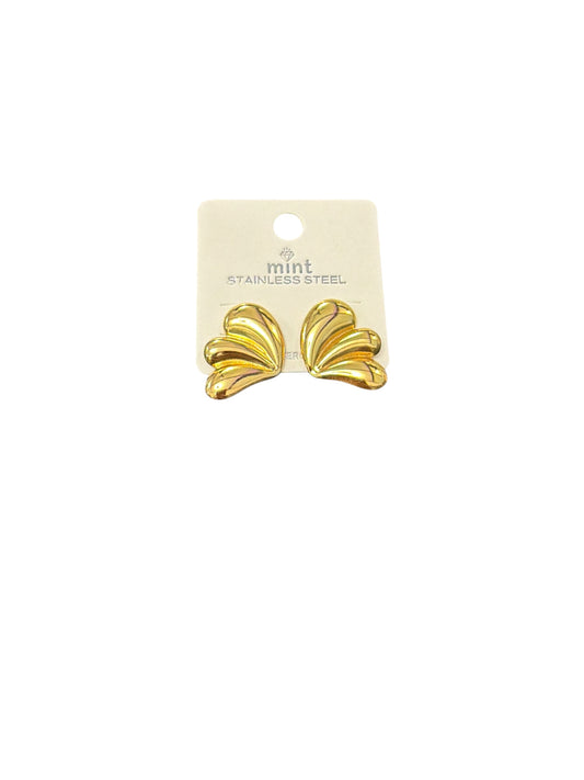 SHELL FLOWER STUDS