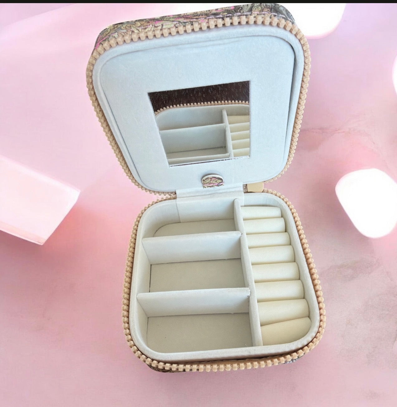 Simply Southern - 
TRAVEL JEWELRY BOX