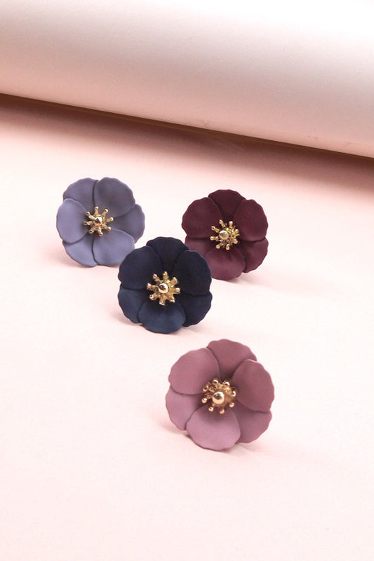 MATTE SOFT FLOWER STUD EARRING