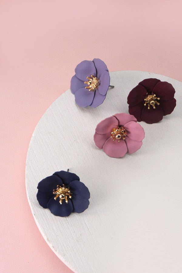 MATTE SOFT FLOWER STUD EARRING